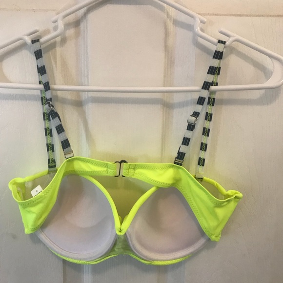 Bathing suit - Picture 3 of 5